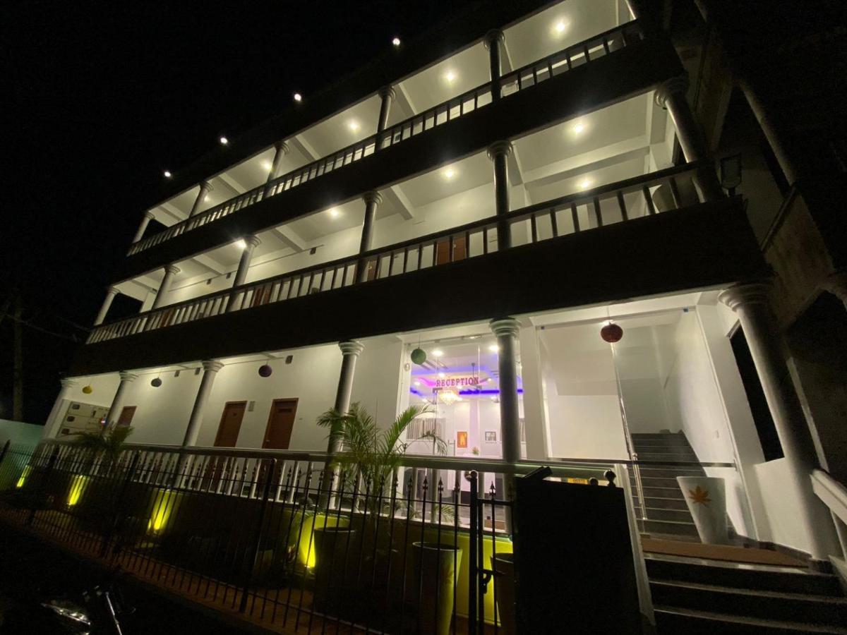 Le Poshe Beachview - Tie Hotels & Resorts ポンディシェリ エクステリア 写真