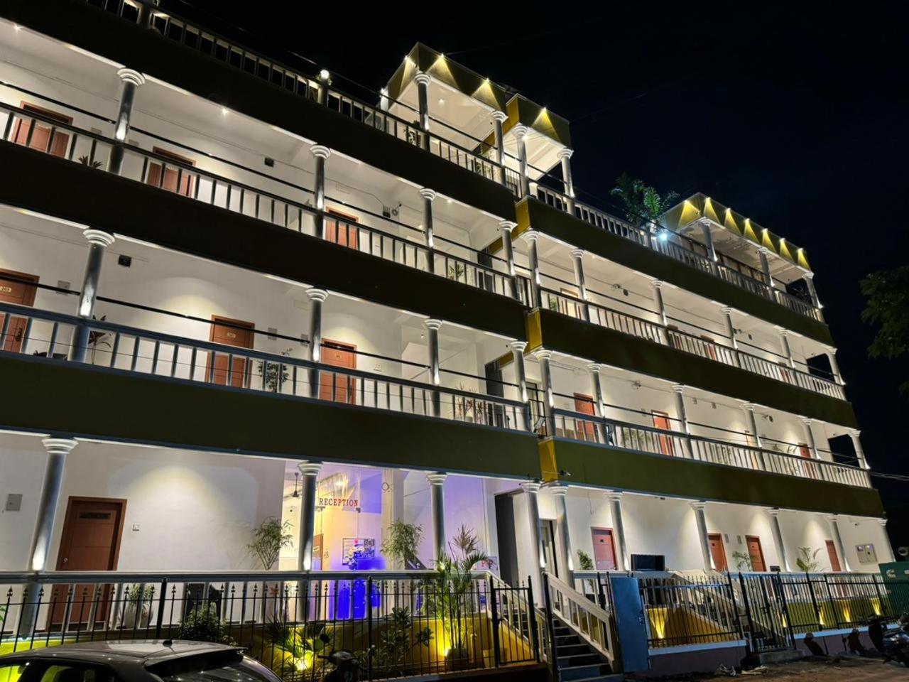 Le Poshe Beachview - Tie Hotels & Resorts ポンディシェリ エクステリア 写真