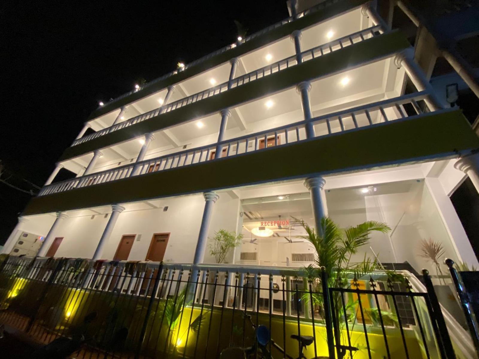 Le Poshe Beachview - Tie Hotels & Resorts ポンディシェリ エクステリア 写真